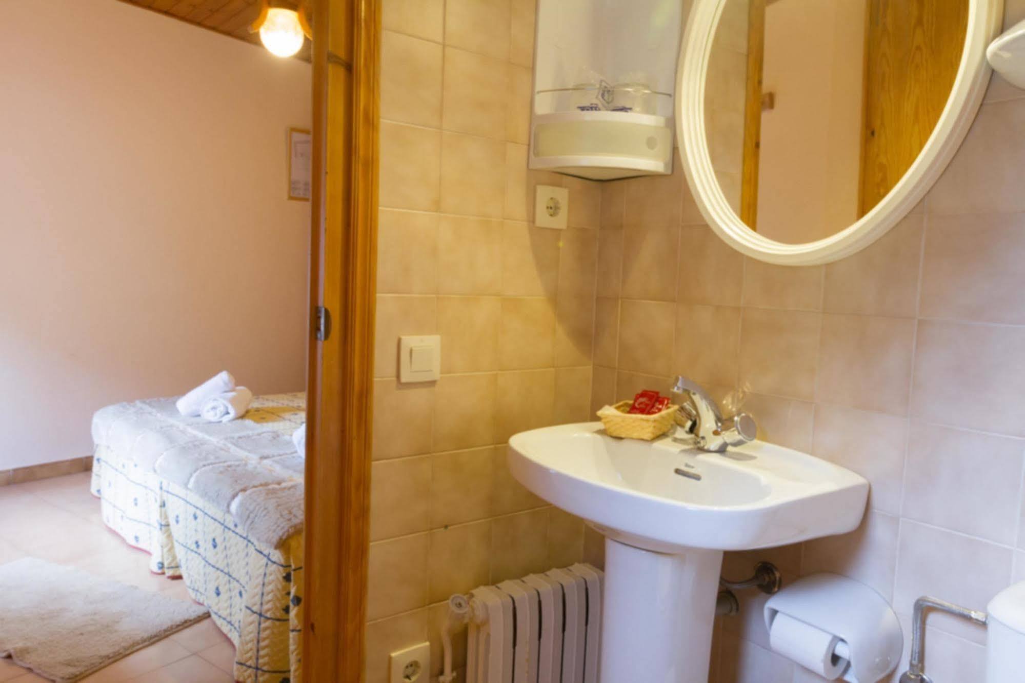 Hostal Aiguamog Salardú Εξωτερικό φωτογραφία