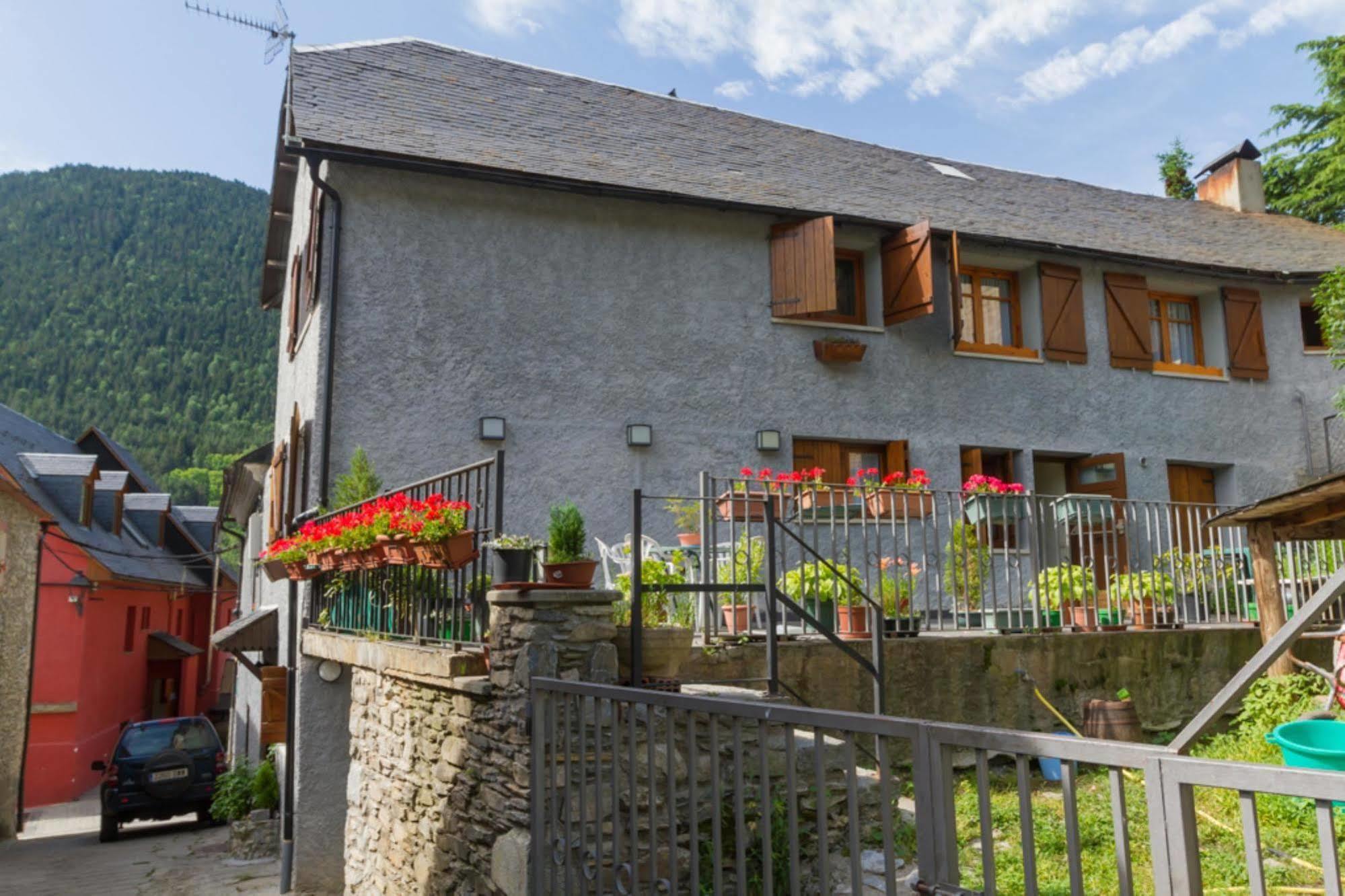 Hostal Aiguamog Salardú Εξωτερικό φωτογραφία